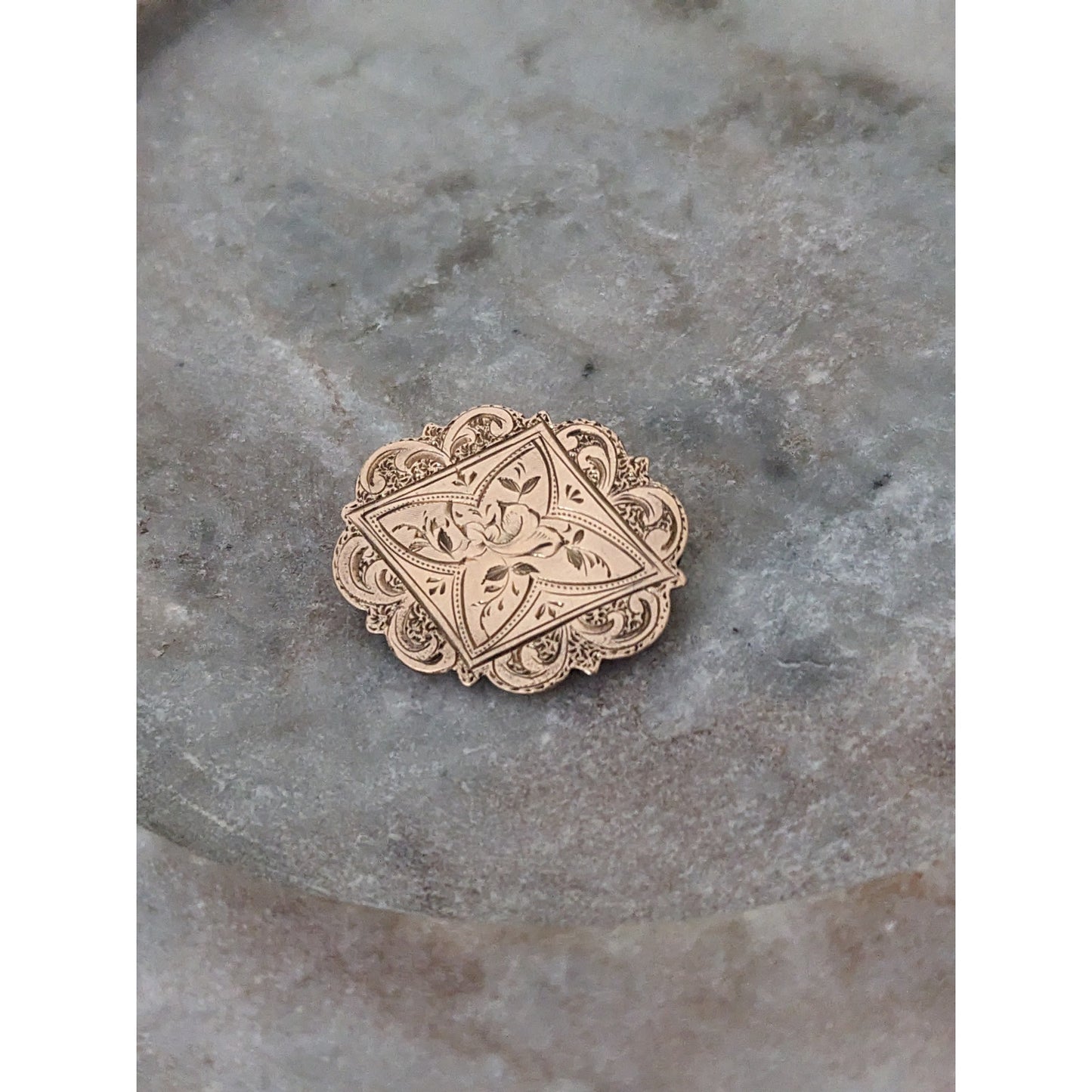 Vintage Unmarked 12k Yellow Gold Etched Engraved Convertible Pendant Brooch