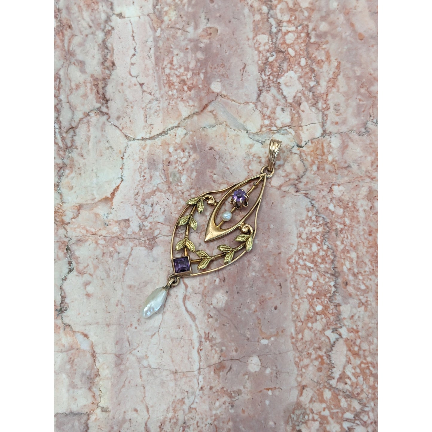 Vintage Unmarked 10k Gold Filigree Purple Stone Leaf Motif Lavalier Pendant