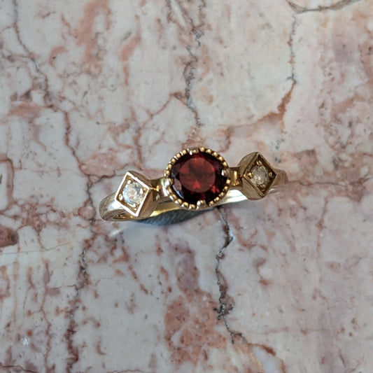 Estate 14k Yellow Gold Red Garnet White Zircon Accent Stone Ring Size 7