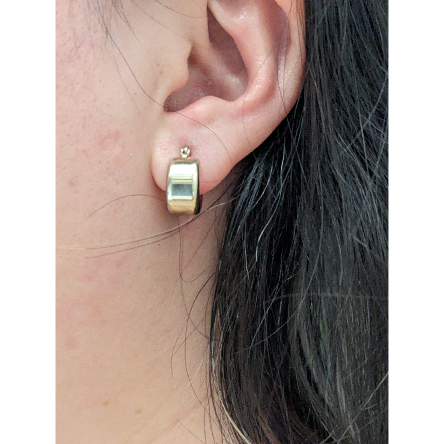 Vintage 14k Yellow Gold Small Huggie Hoop Earrings