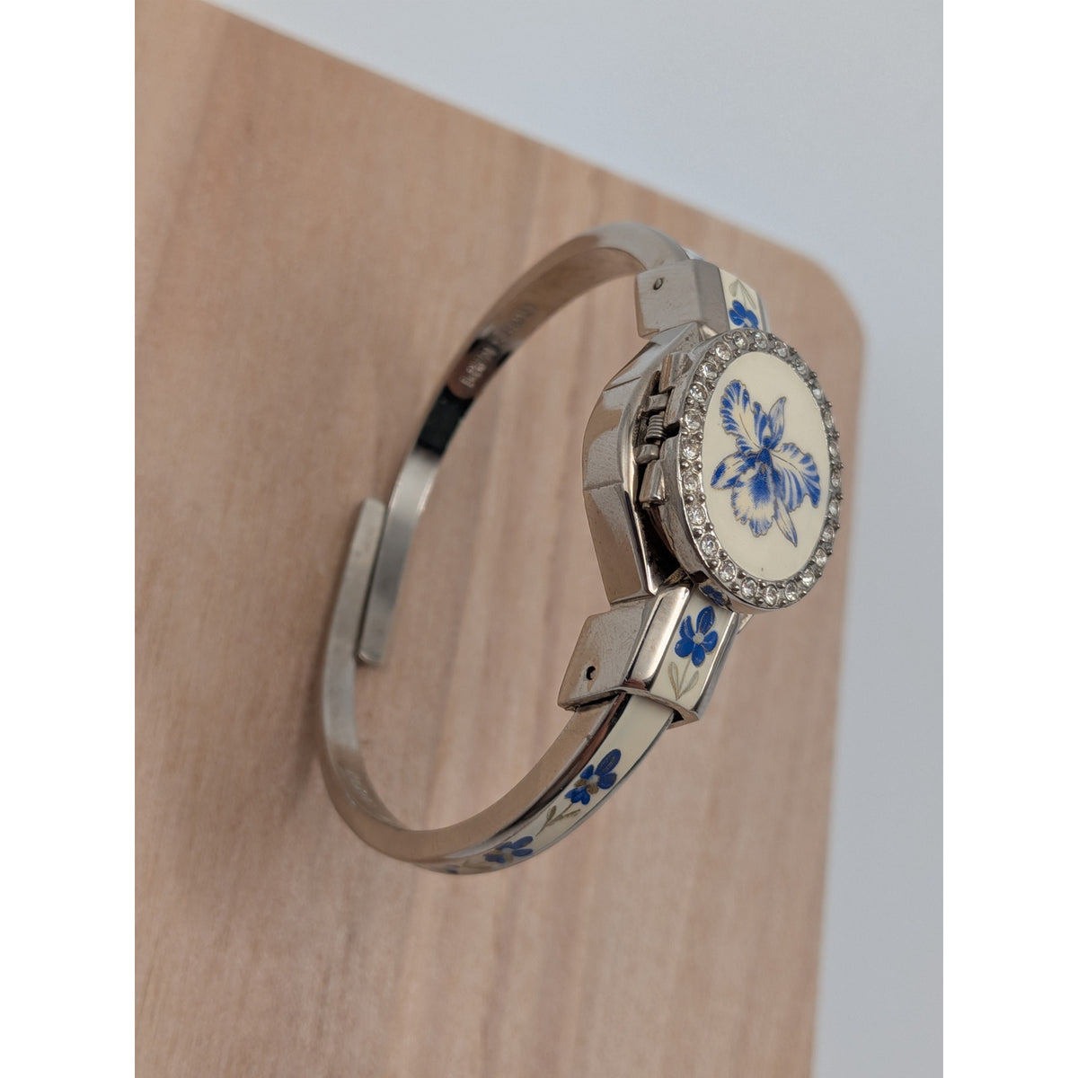 Vintage Andre Mouche Silver Tone Peekaboo Watch White Enamel Blue Flowers w/Box