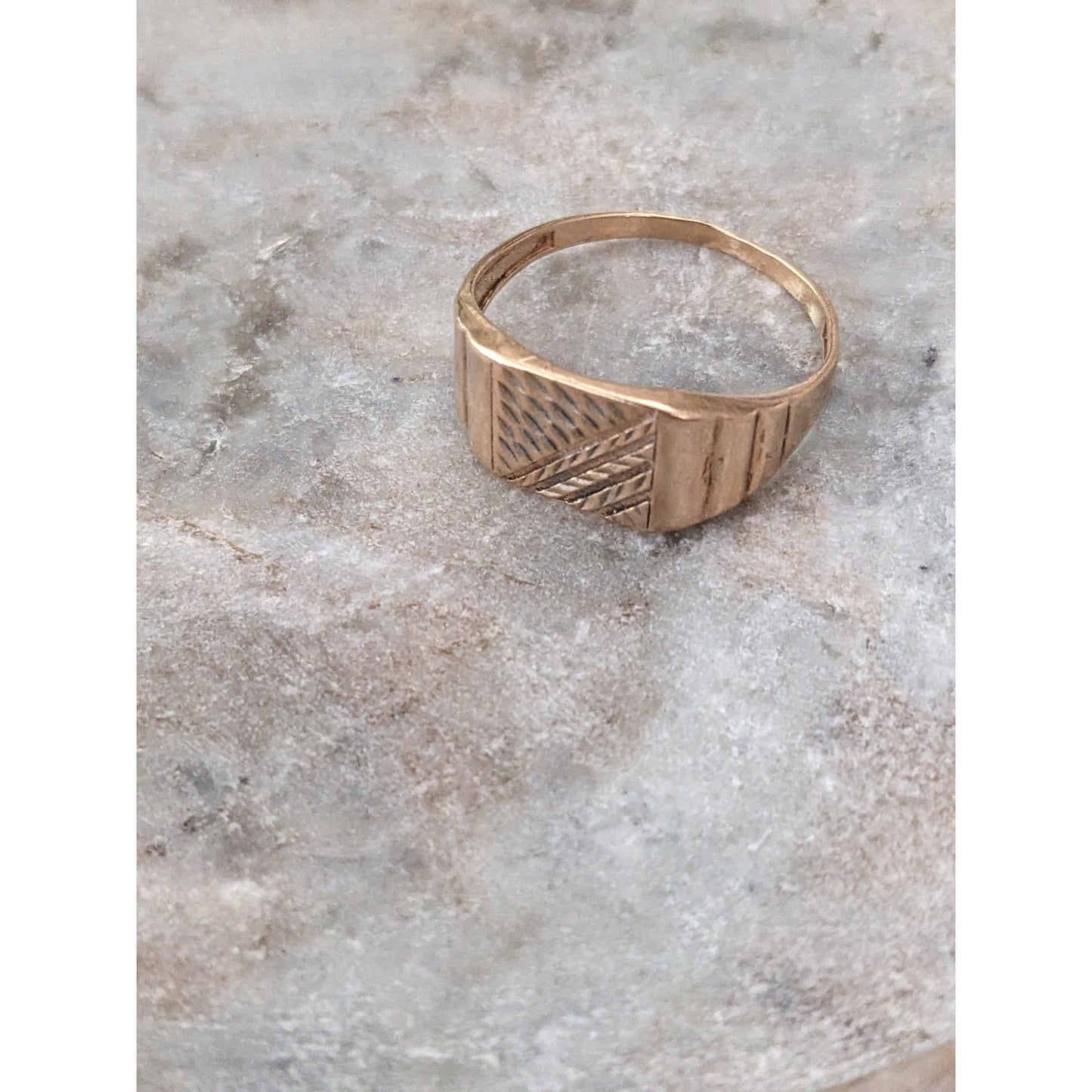 Vintage 14k Gold  Herringbone Pattern SignetRing Size 11.75