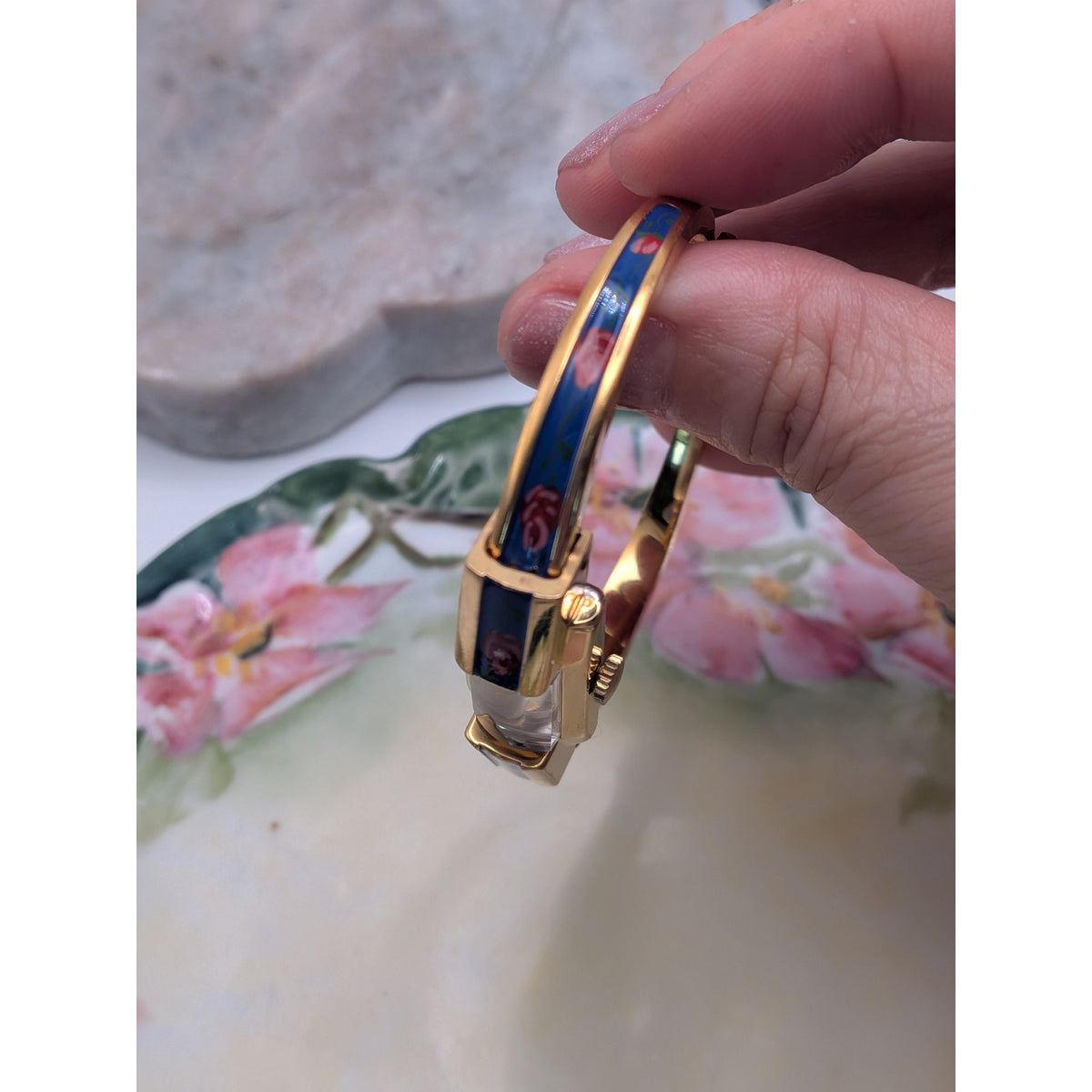 Vintage Chandler 17 Jewel Gold Tone Manual Watch Blue Enamel Red Painted Flowers