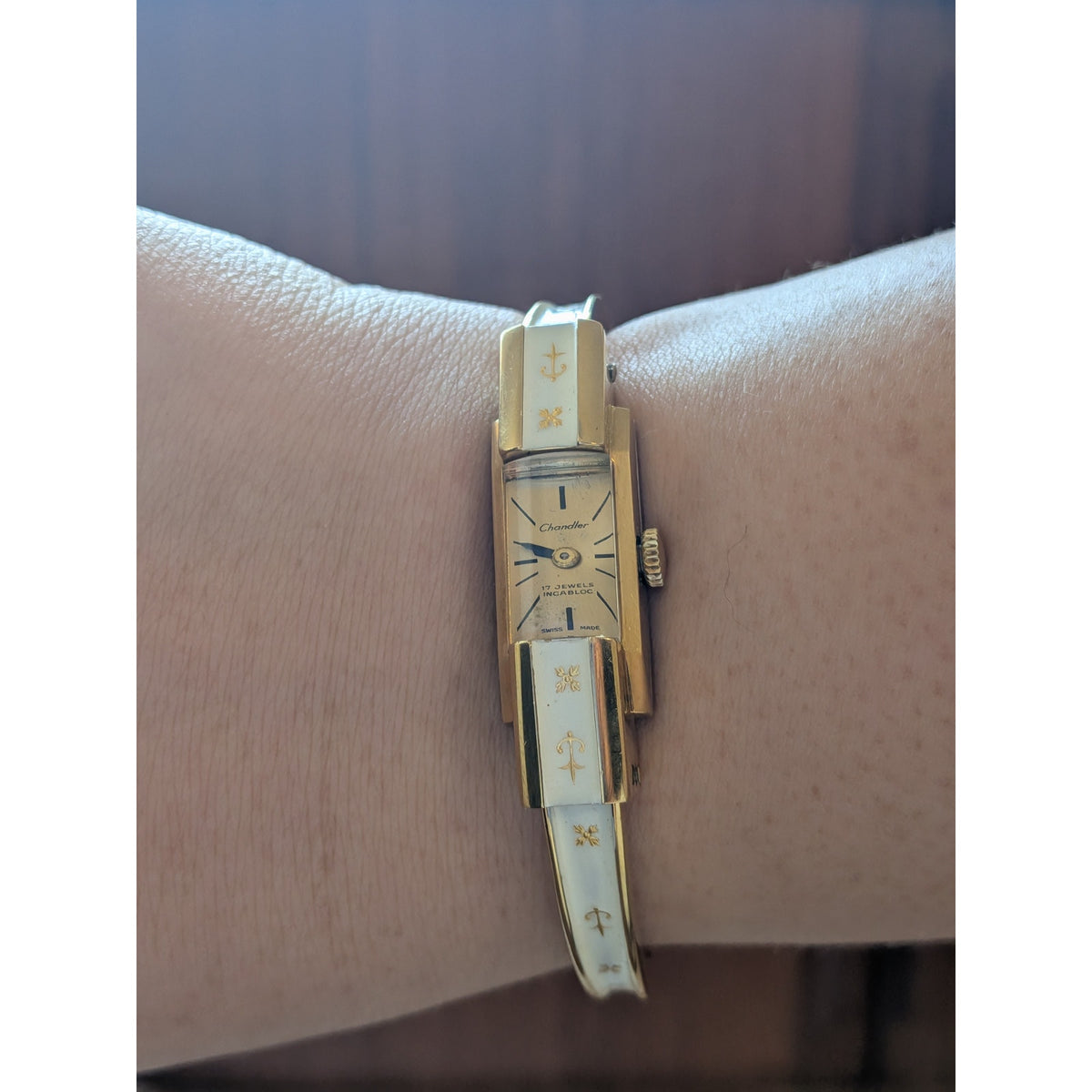 FLAW Vintage Chandler Gold Tone Watch White Enamel Gold Flowers and Anchors