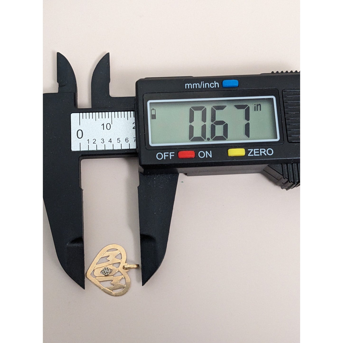 Vintage 14k Yellow Gold Flat Dainty "MOM" Heart Pendant with Super Tiny Gem