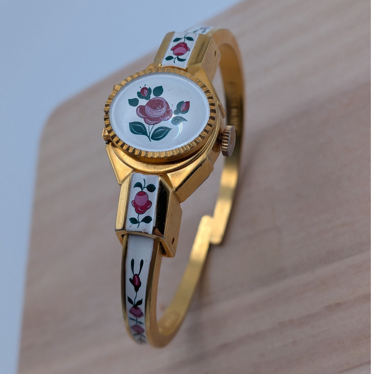 FLAW Vintage Gold Tone Peekaboo Watch White Enamel and Roses