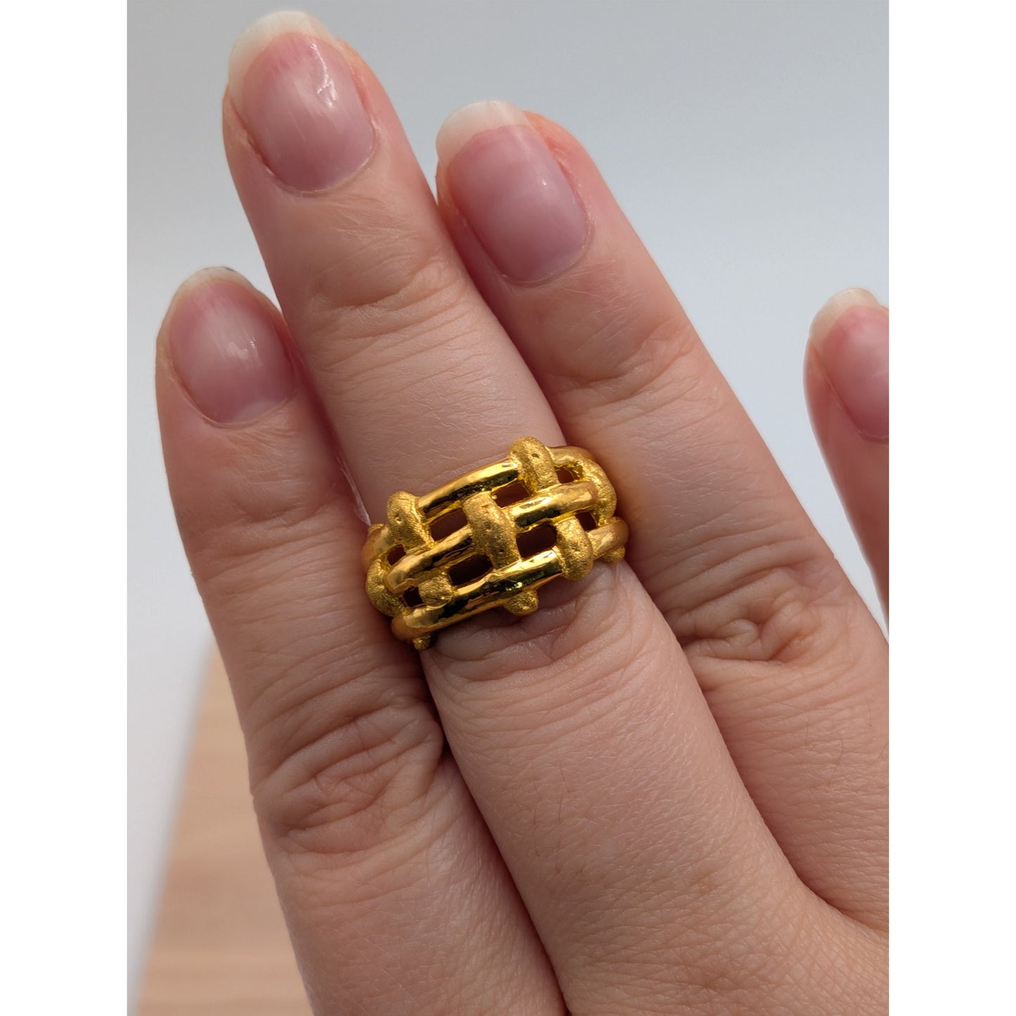 Vintage 24k Yellow Gold Textured Basket Weave Statement Ring Size 6