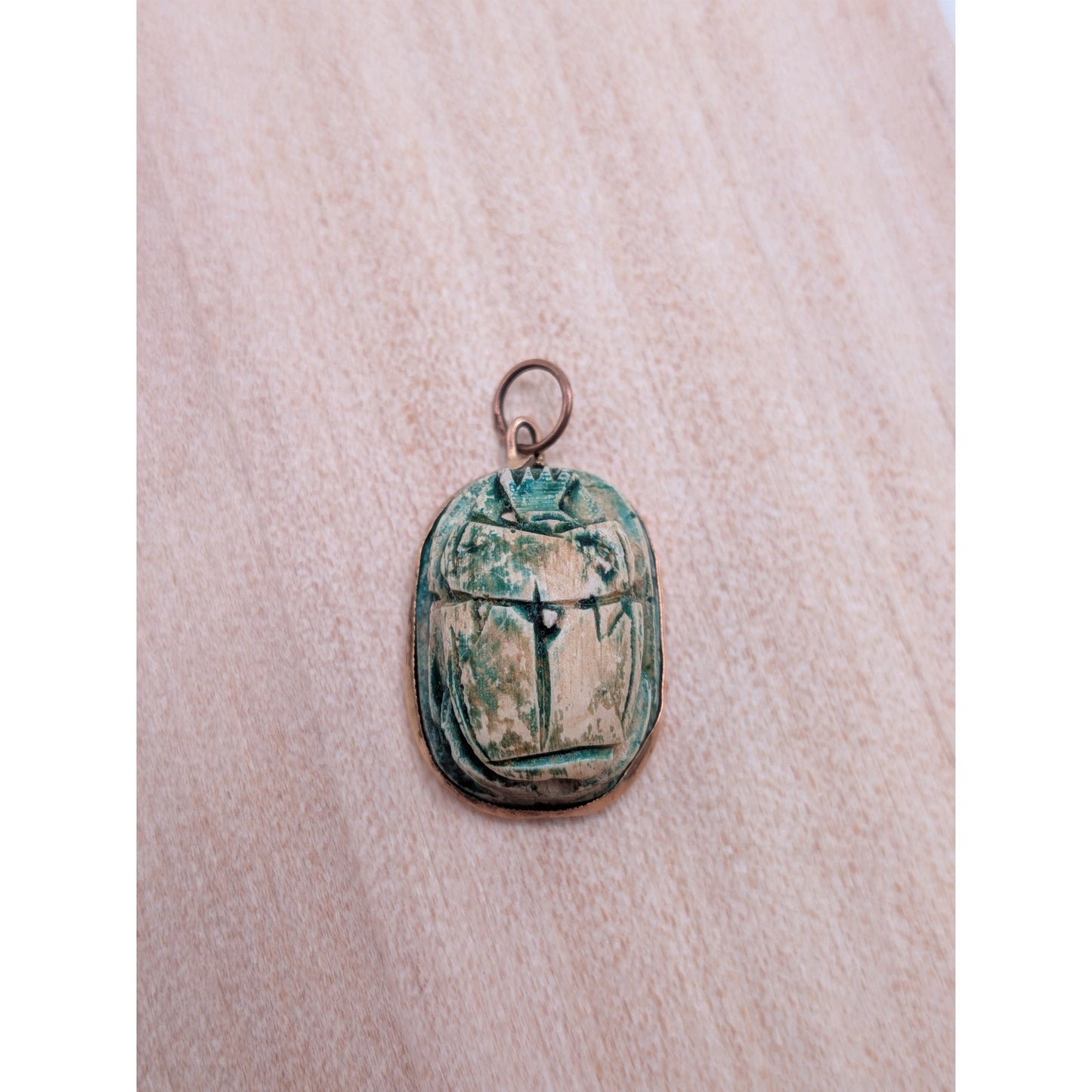 Vintage 10k Unmarked Carved Scarab Beetle Charm Pendant