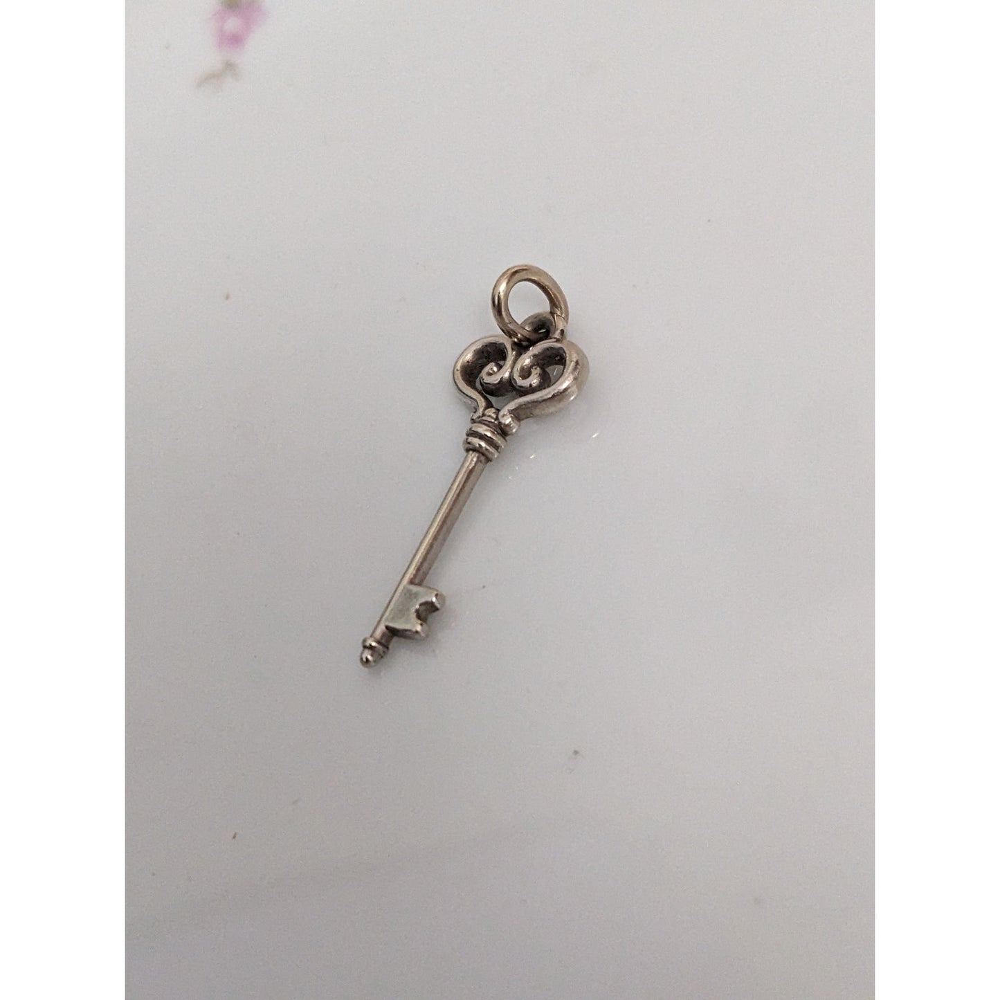 Vintage 14k White Gold Victorian Style Skeleton Key Pendant