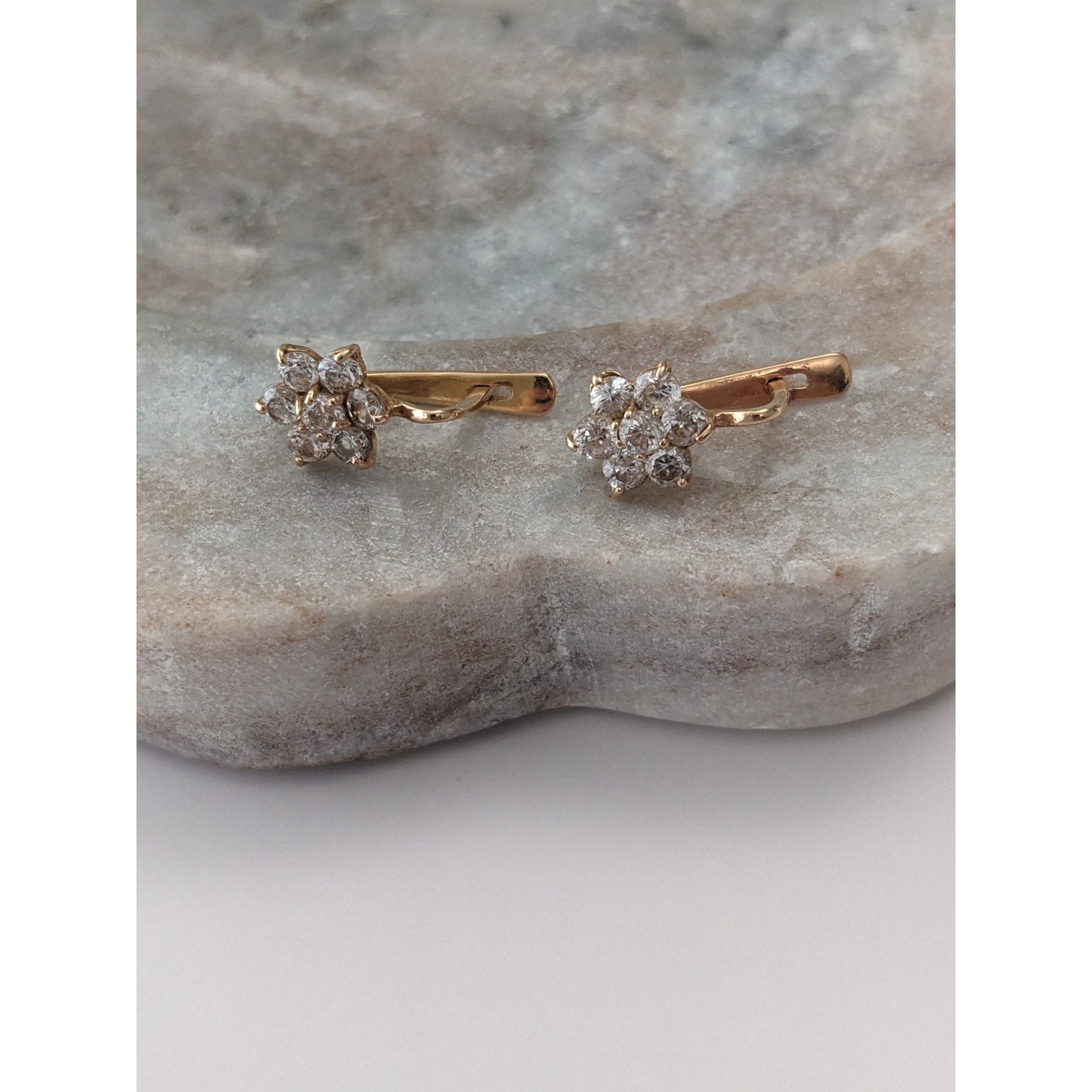 Vintage 14k Gold Dangle Accent Stones Flower Cluster Earrings