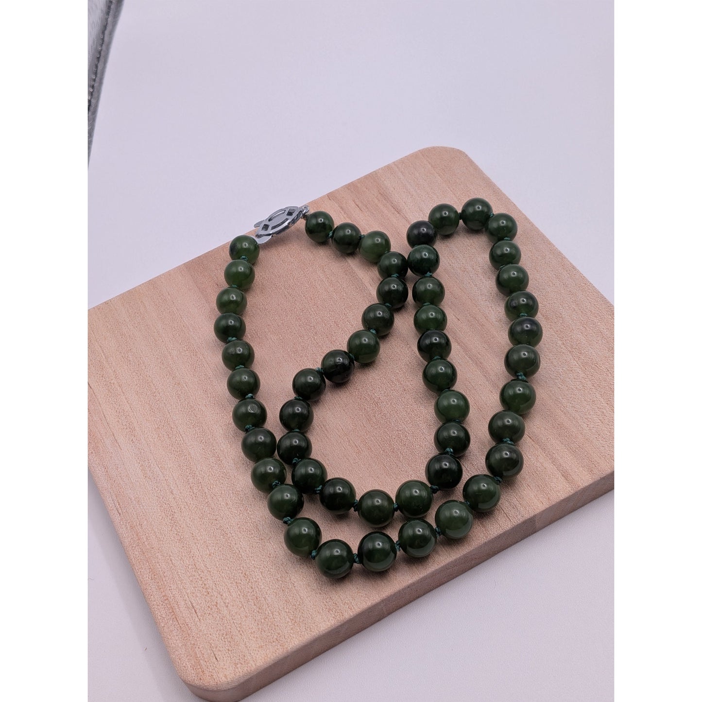 Preowned 8mm Nephrite Bead Strung Necklace 19 in