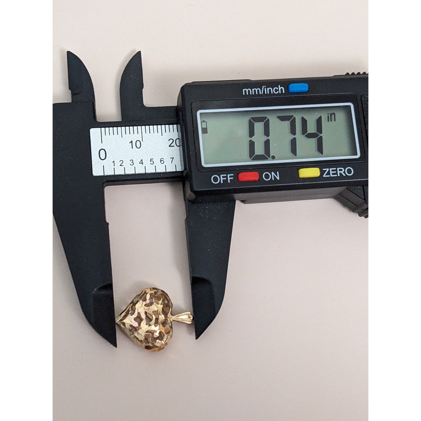 Vintage 14k Yellow Gold Puffy Openwork Filligree Heart Pendant