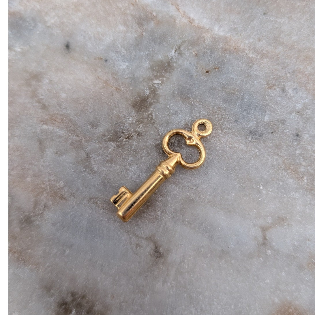 Vintage Unmarked 18k Solid Gold 3D Mini Hollow Key Charm