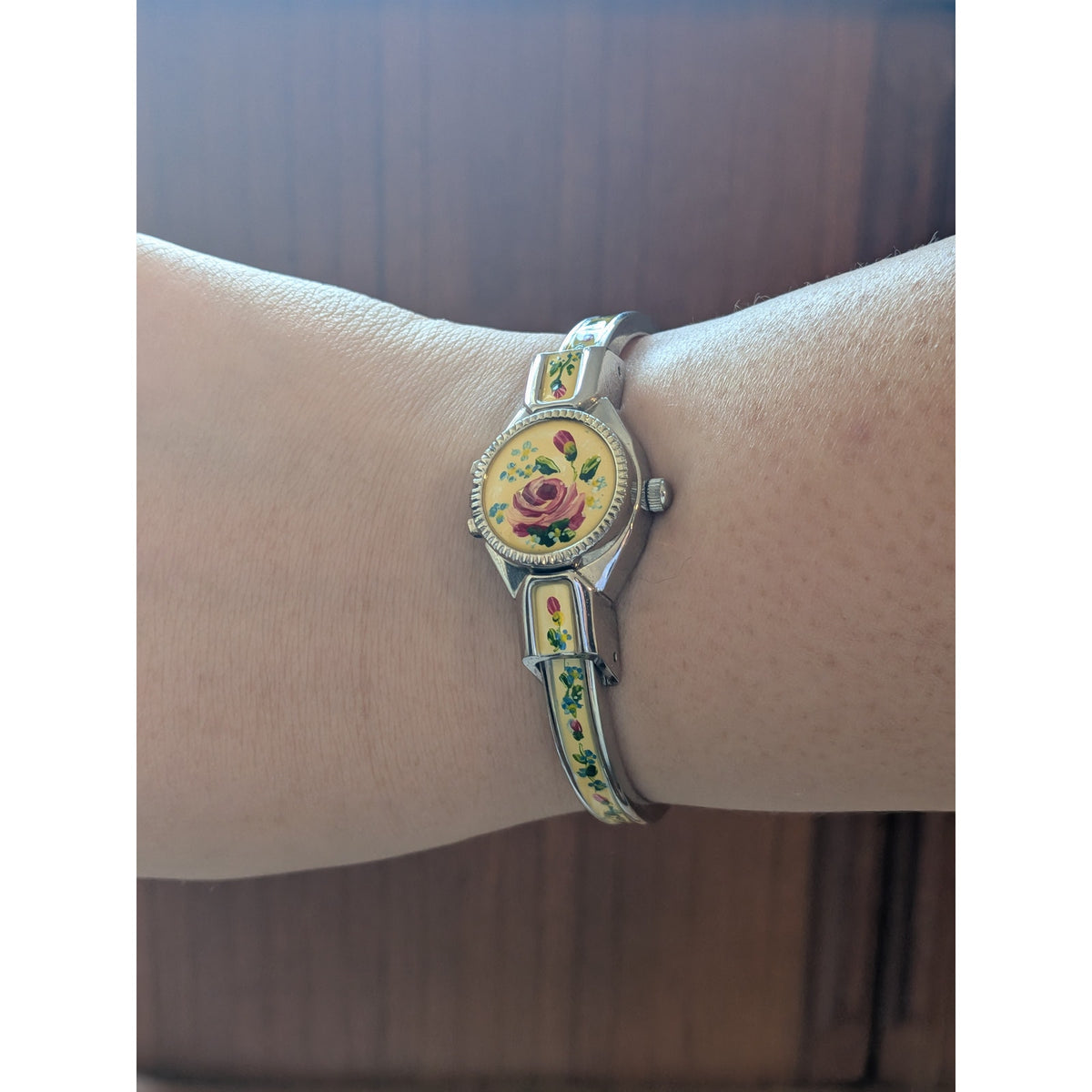Vintage Soleil Silver Tone Peekaboo Watch Yellow Enamel Red Flowers