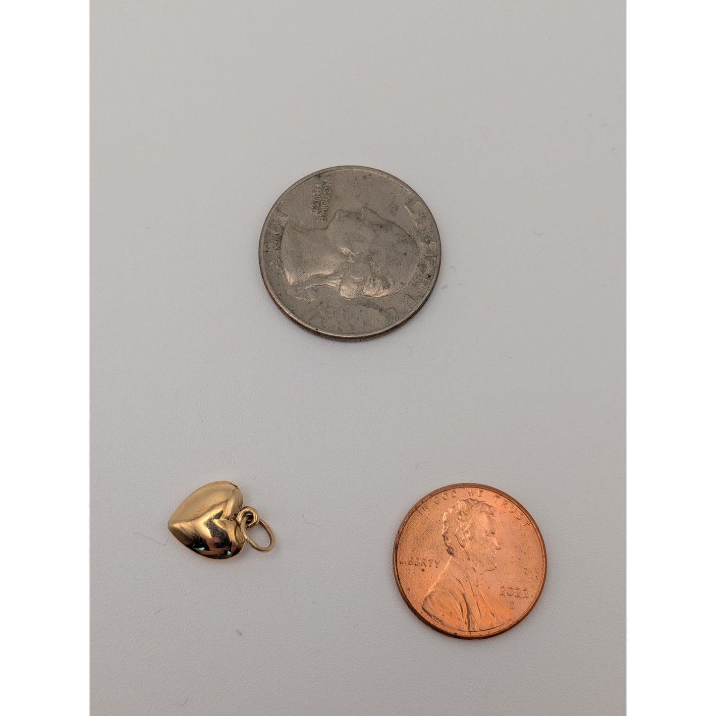 Vintage Unmarked 14k Yellow Gold Tiny Dainty Hollow Heart Charm
