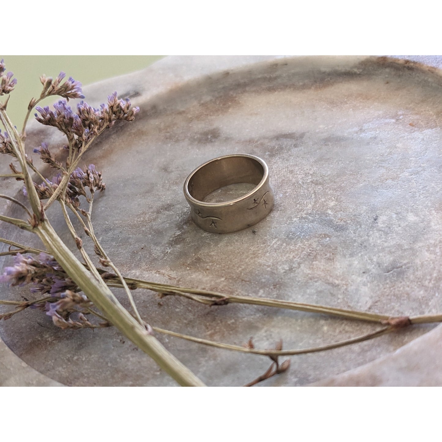 Vintage 14k Yellow Gold Thick Band Ring with Star Wave Engravings 6.25US