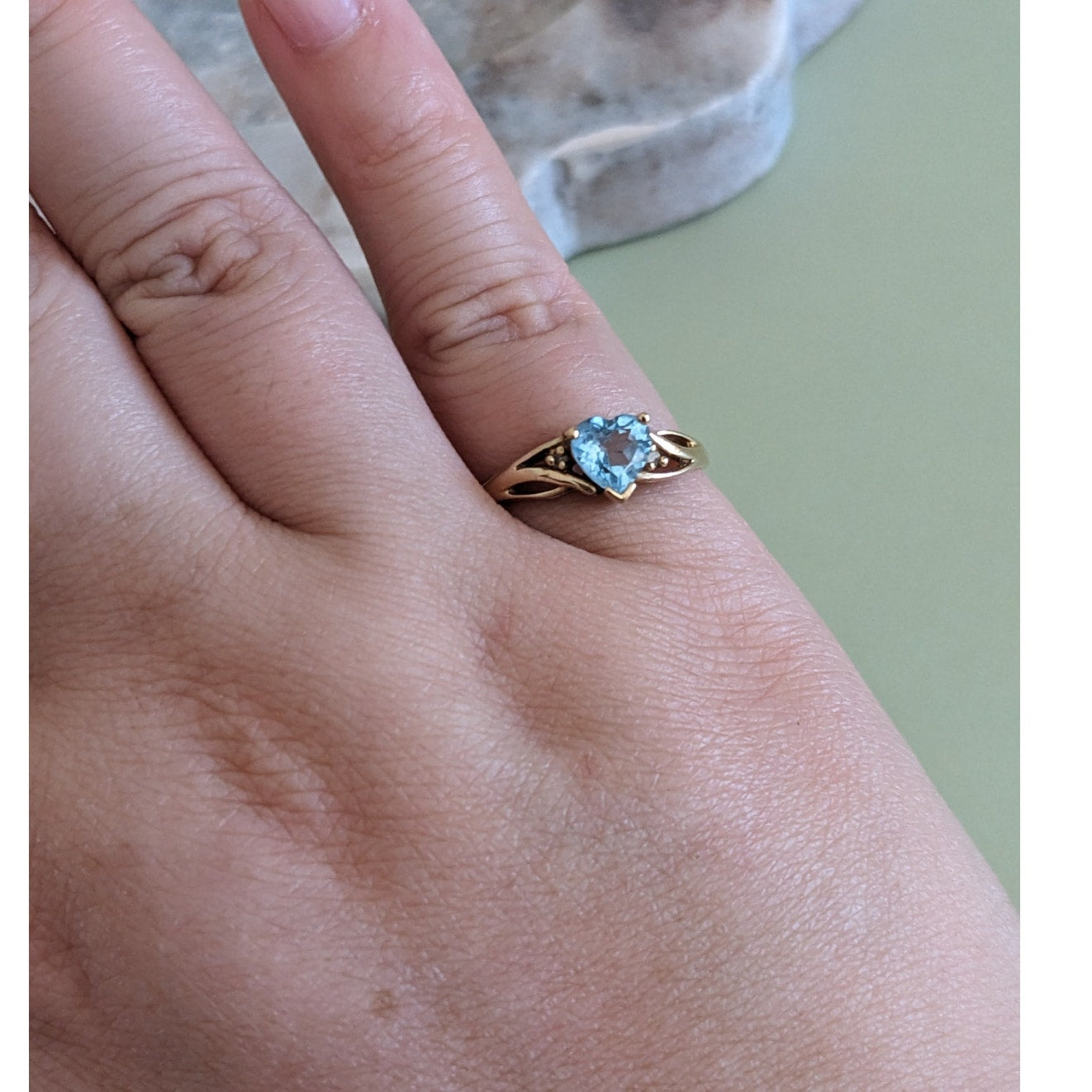 Vintage 10k Yellow Gold Ring with Light Blue Heart Gem Size 7.25US