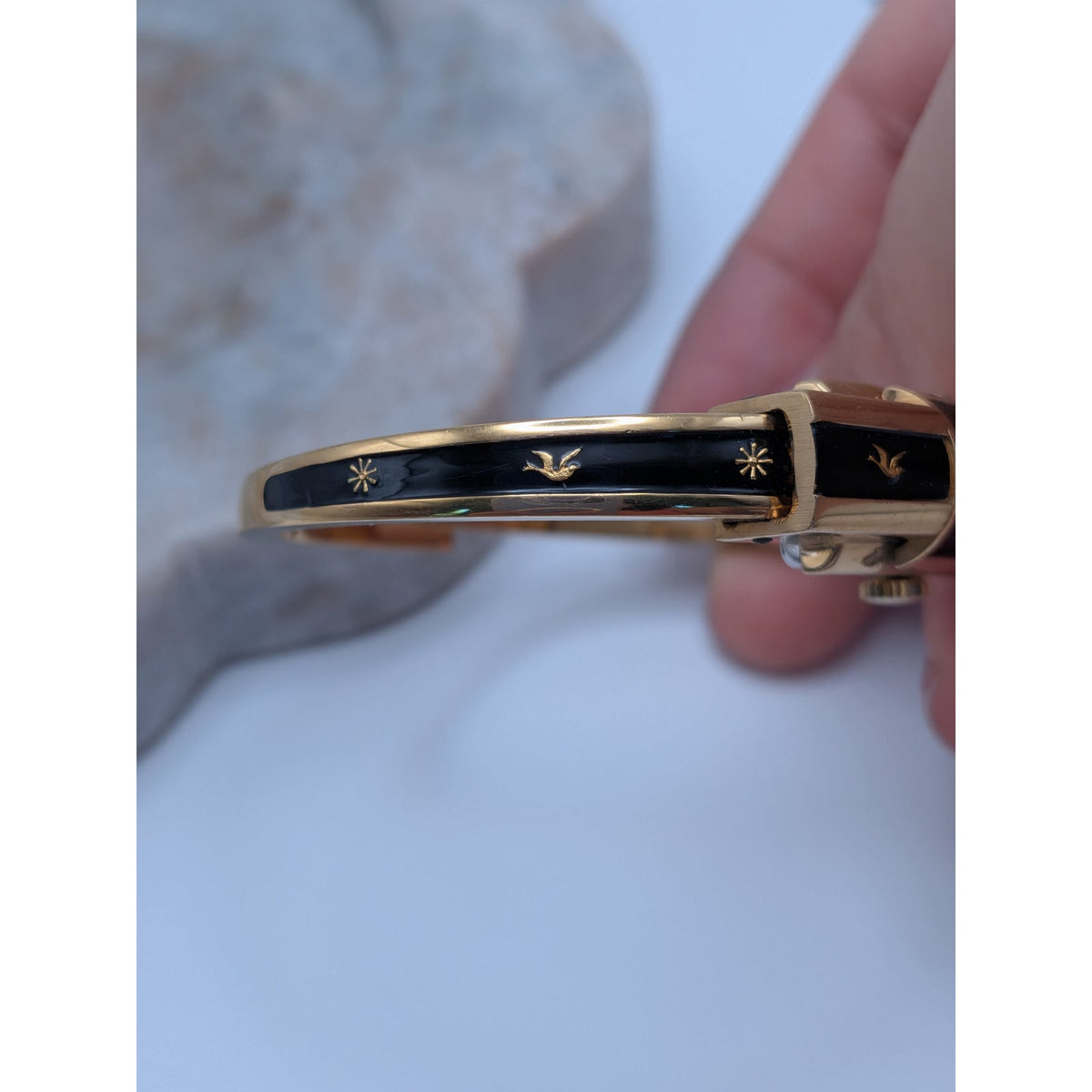 Vintage Chandler MANUAL Gold Tone Peekaboo Watch Gold Bird & Flower Accents