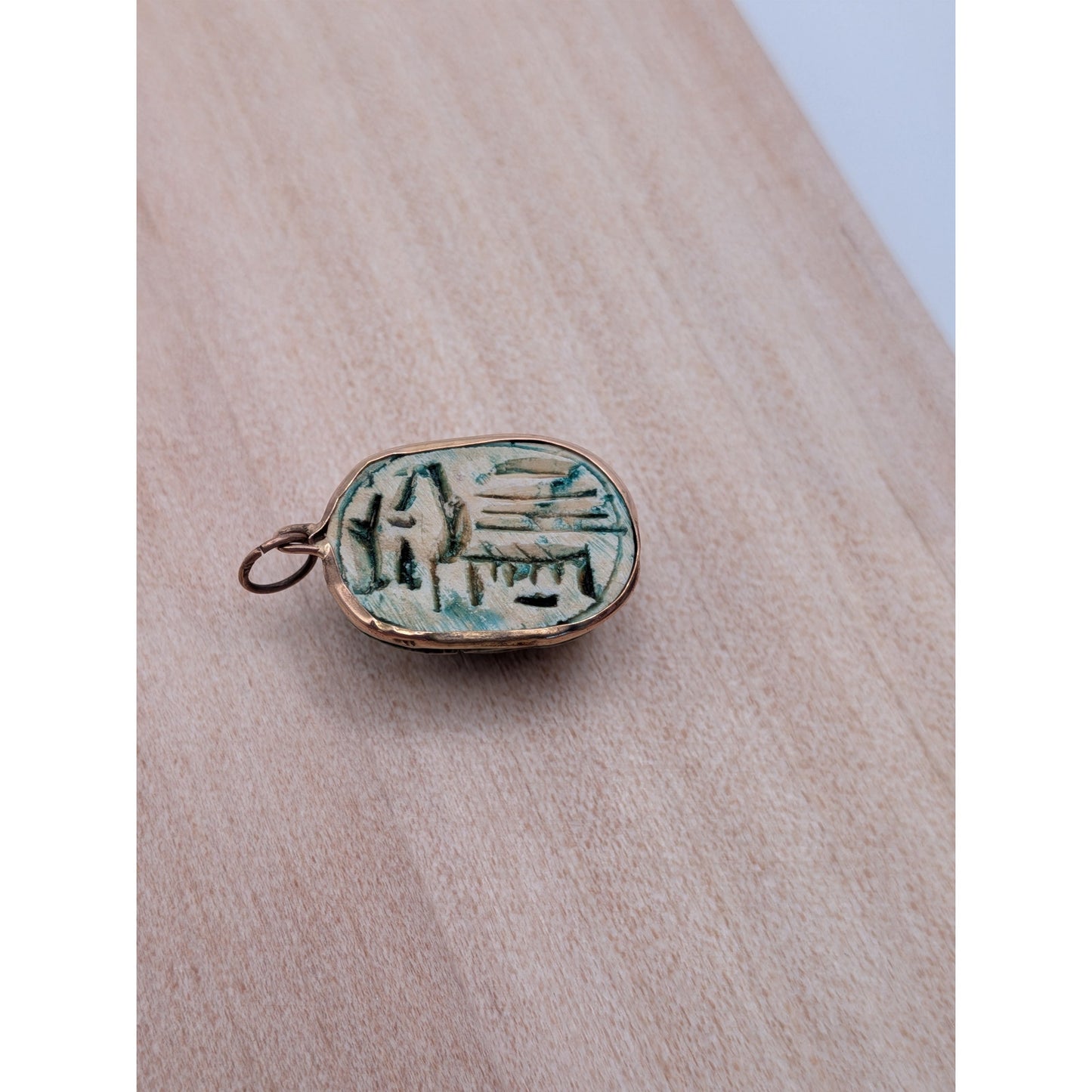 Vintage 10k Unmarked Carved Scarab Beetle Charm Pendant