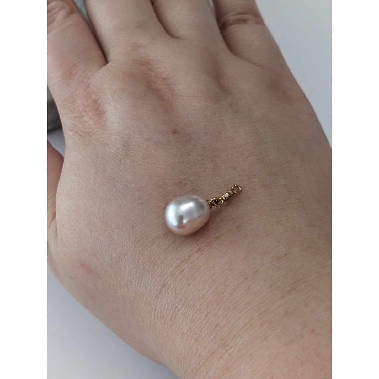 Vintage Unmarked 18k Gold Teardrop Pearl Charm Pendant with Diamond Accent
