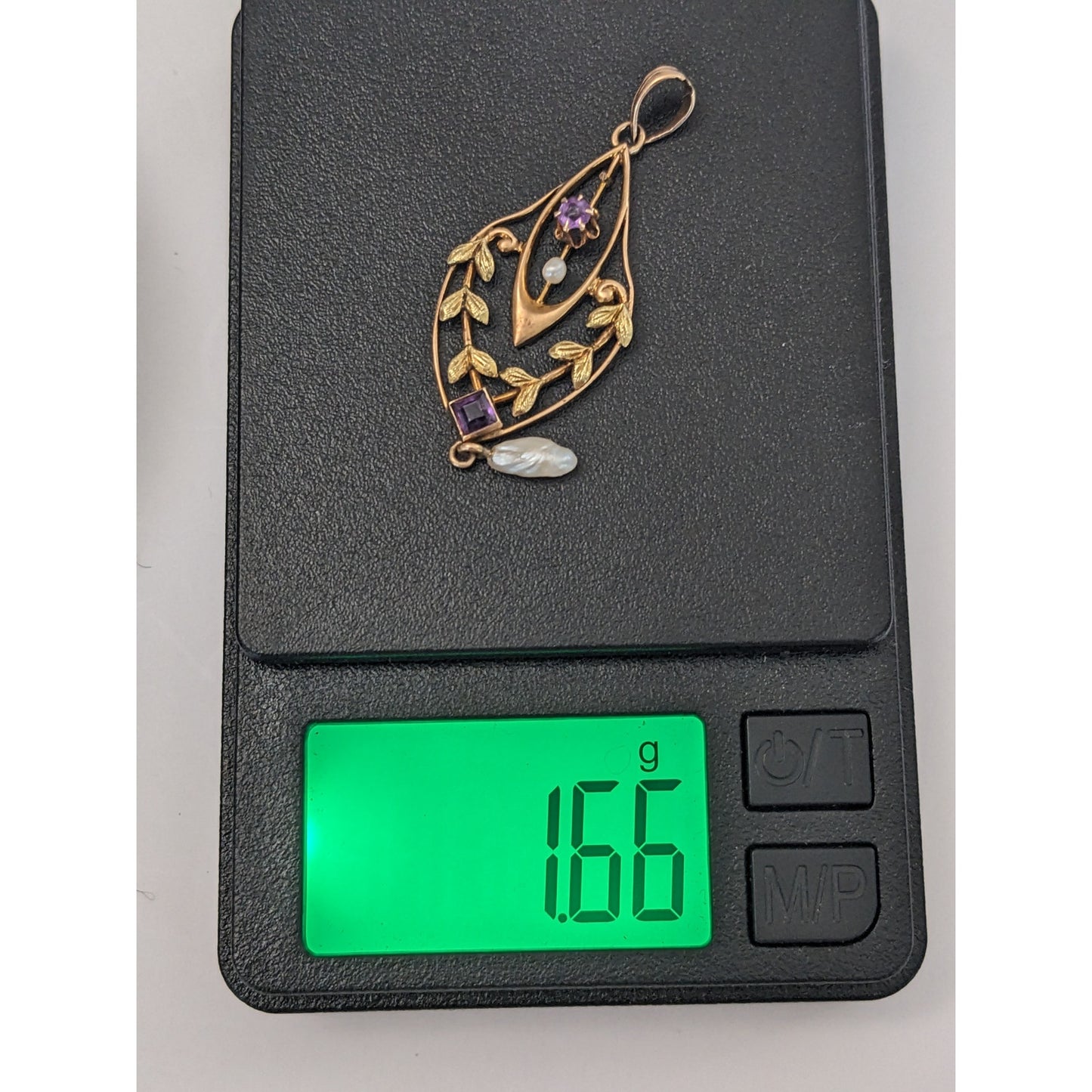 Vintage Unmarked 10k Gold Filigree Purple Stone Leaf Motif Lavalier Pendant