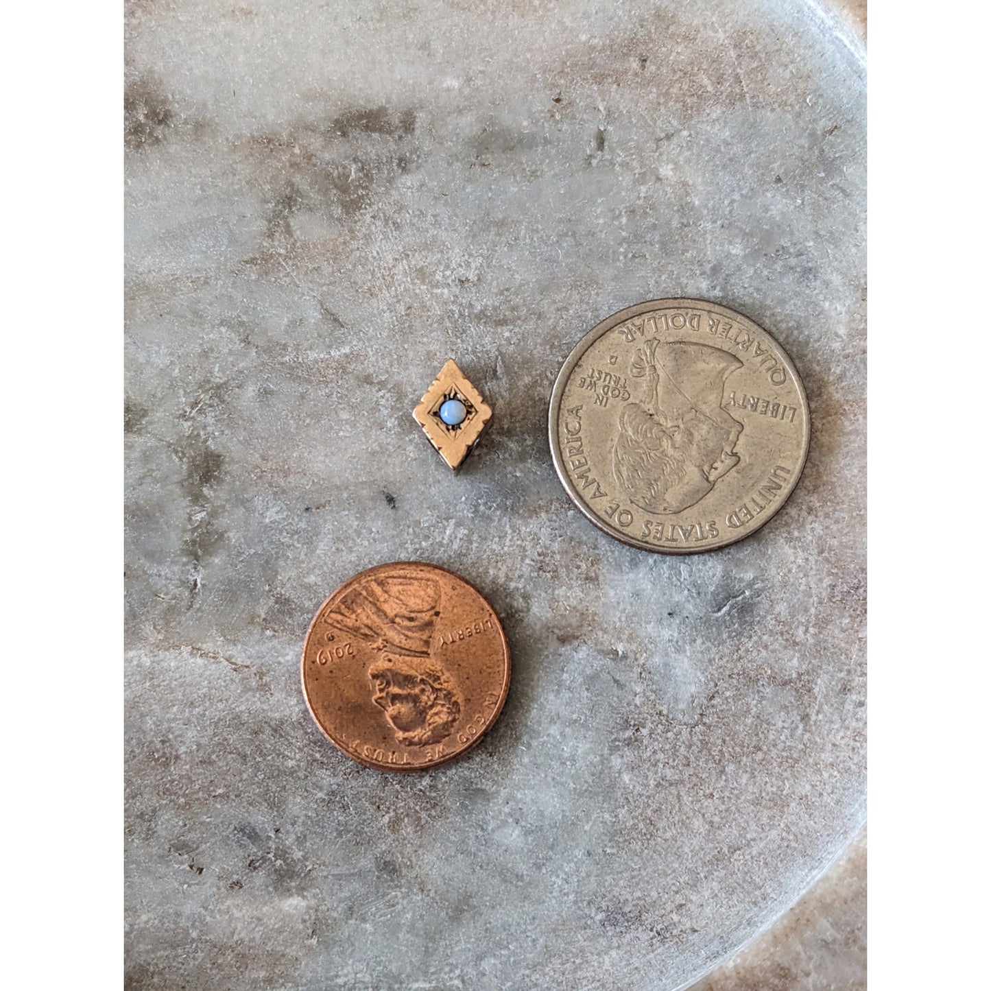 Vintage Unmarked 10k Gold Dainty Mini Rhombus Shaped Slider Charm