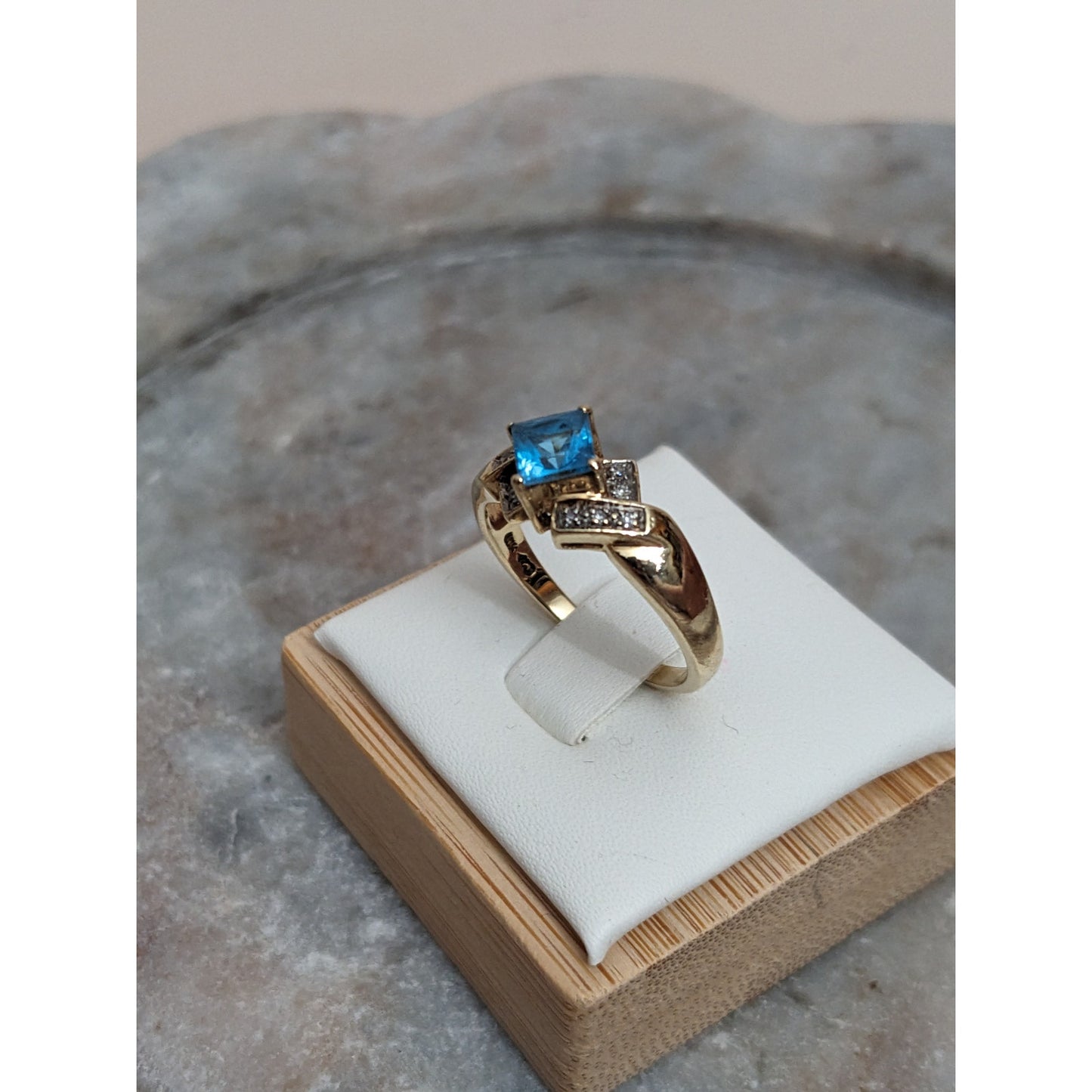 Vintage 10k Yellow Gold Blue Topaz and Diamond Accent Ring Size 8