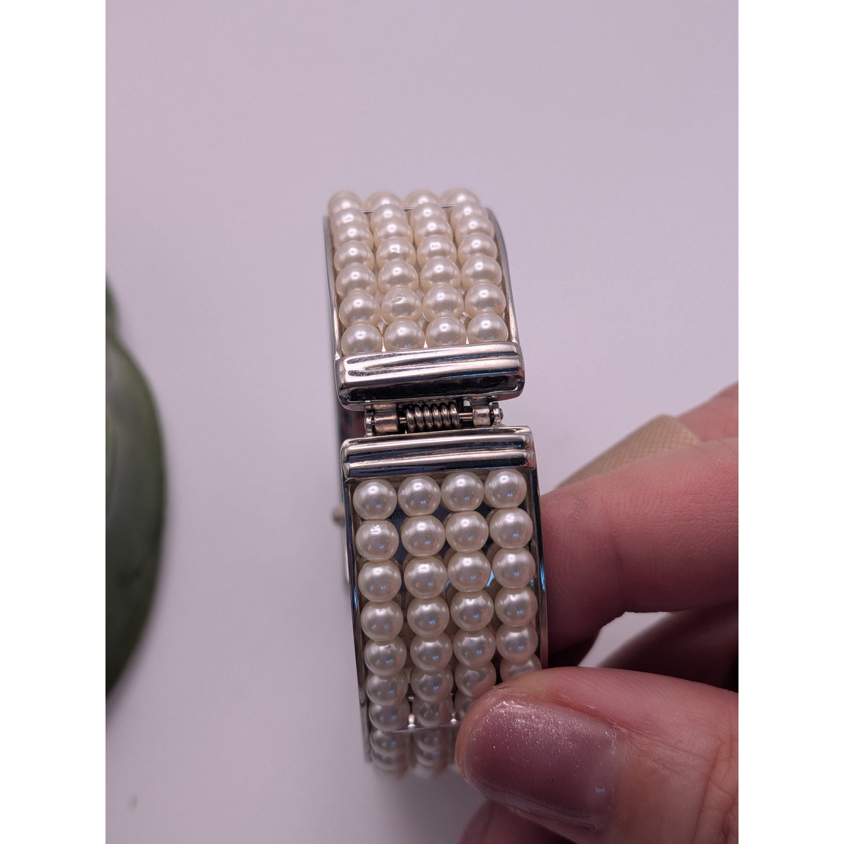 Preowned Winks Silver Tone Faux Pearl Peekaboo Bangle Watch