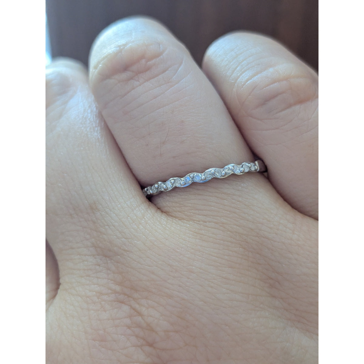 Preowned 10k Solid White Gold Dainty Wave Stacker Ring Size 8 Diamond Accents