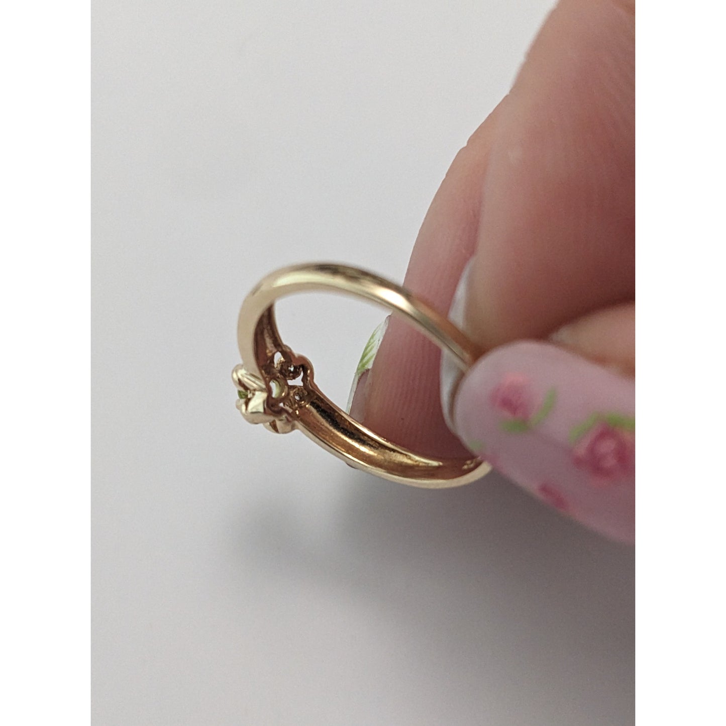 Estate 14k Yellow Gold Dainty Green Peridot Floral Ring Size 6.25