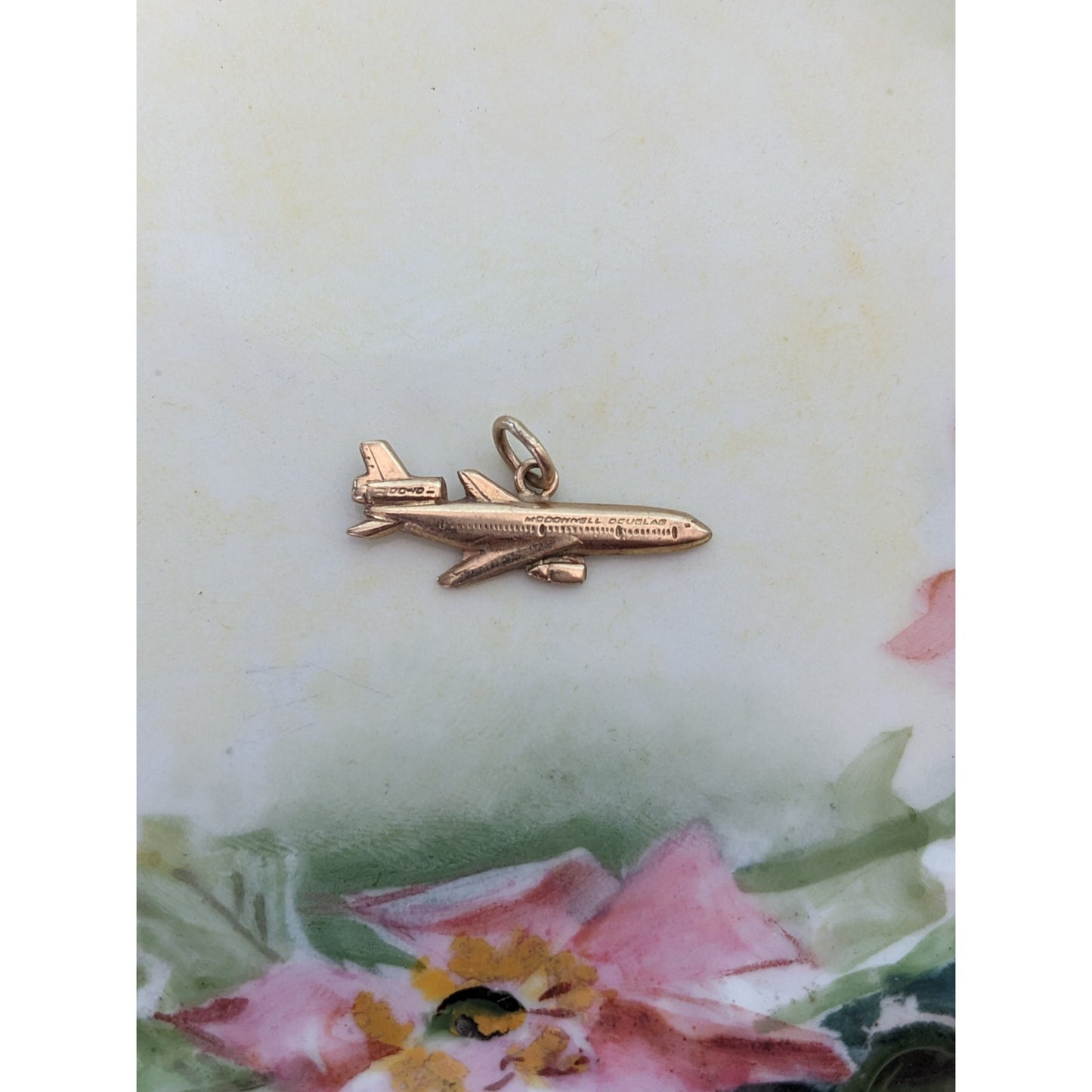 Vintage 14k Yellow Gold Let Airliner Plane Pendant (one sided)