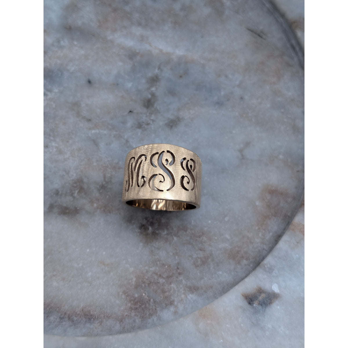Vintage 14k Solid Yellow Gold Wide Cigar Ring Size 6 with "MSS" Monogram