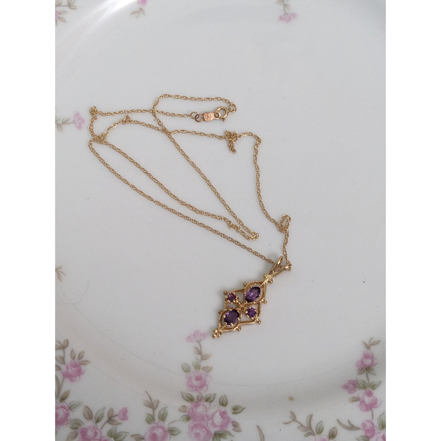 Estate 14k Yellow Gold 16in Necklace with Purple Amethyst Pendant