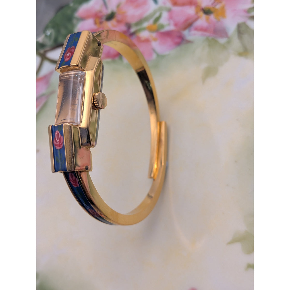 Vintage Chandler 17 Jewel Gold Tone Manual Watch Blue Enamel Red Painted Flowers