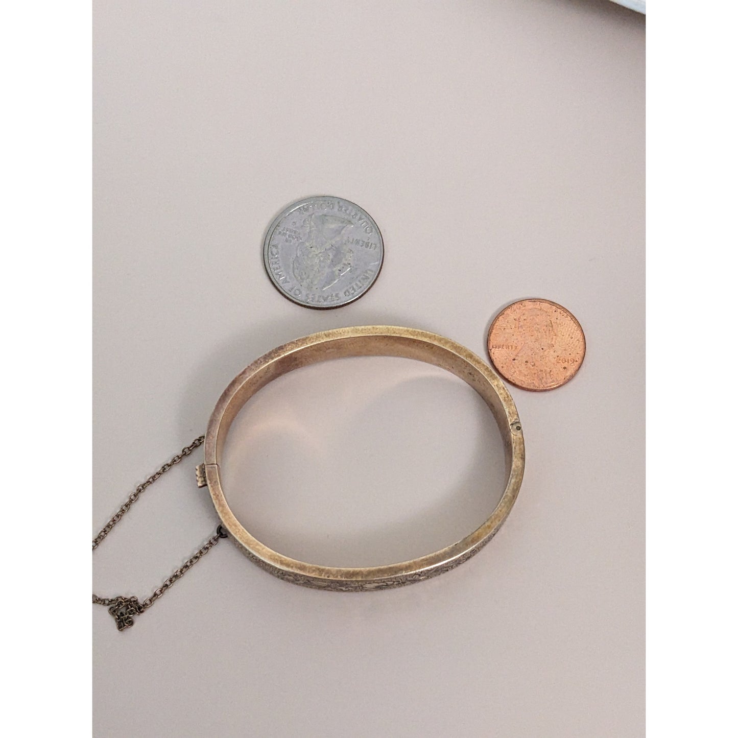 Vintage Unmarked 10k Yellow Gold Hollow Bangle Bracelet with Flower Etchings