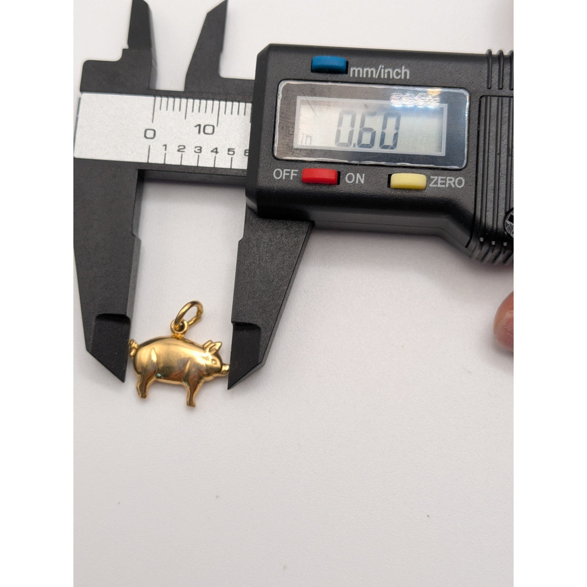 Vintage Unmarked 18k Solid Gold Pig Charm w/ Jump Ring (open)