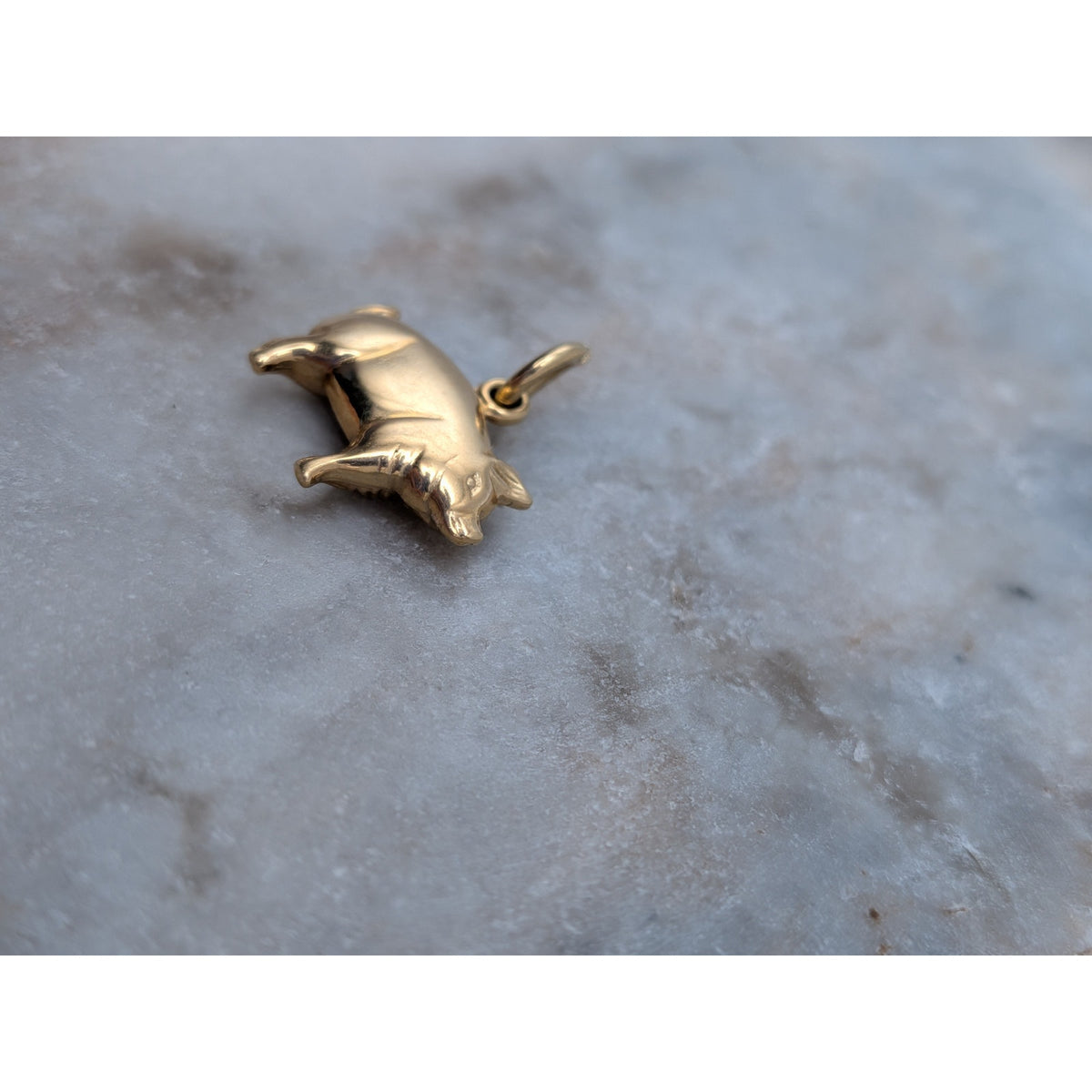 Vintage Unmarked 18k Solid Gold Pig Charm w/ Jump Ring (open)