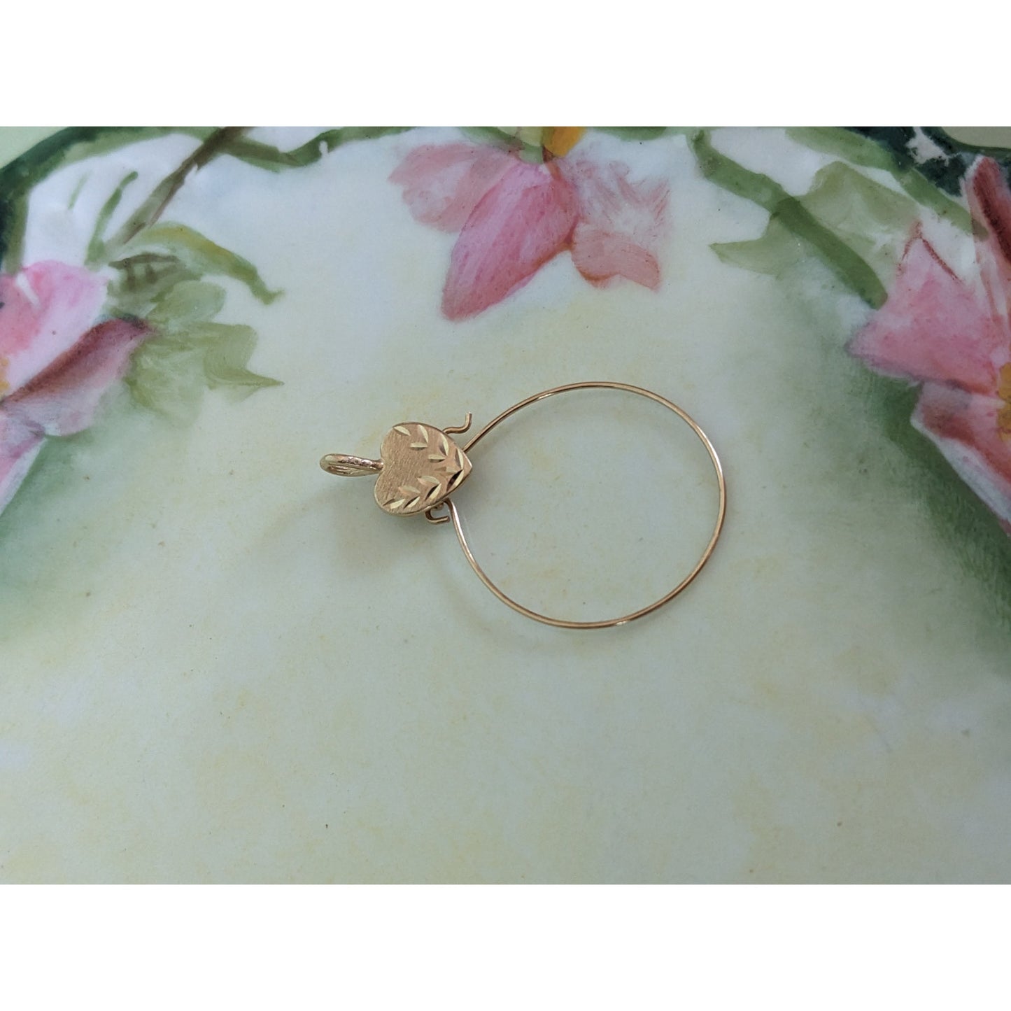 Vintage 14k Yellow Gold Mini Dainty Etched Heart Charm Holder Pendant