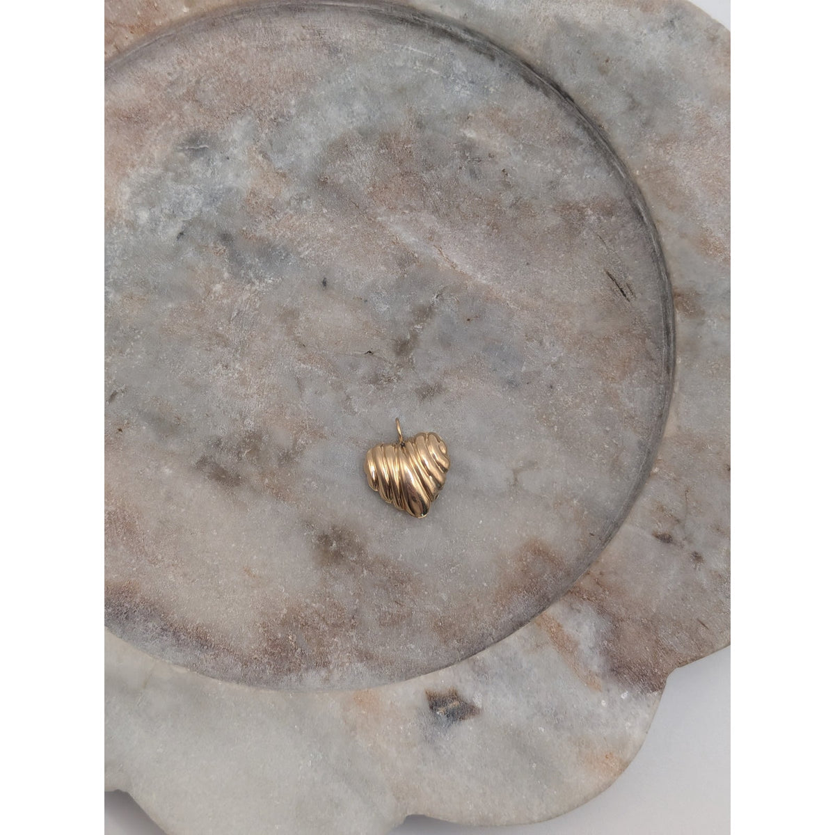 Vintage Unmarked 14k Solid Yellow Gold 3D Hollow Sculpted Heart Charm