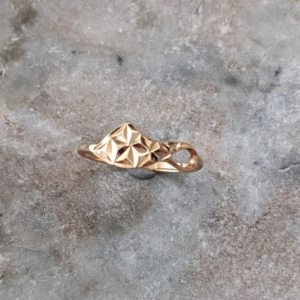 Vintage 14k Yellow Gold Geometric Diamond Cut Ring Size 6