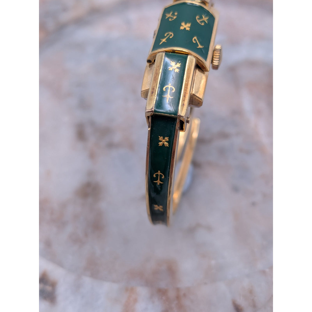 Vintage Ritma MANUAL Gold Tone Peekaboo Watch Green Enamel Gold Flower & Anchors