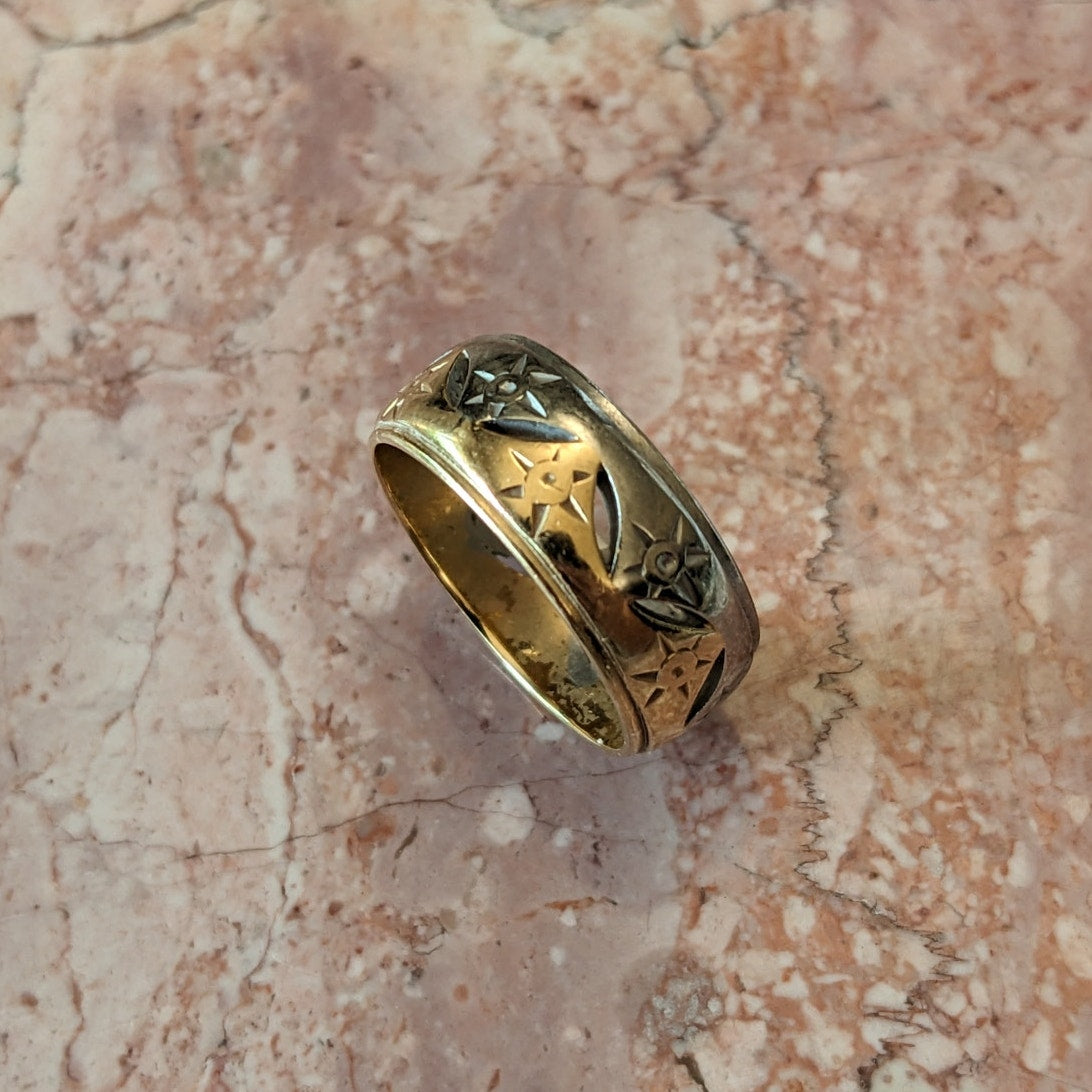 Vintage 14k Two Tone Solid Gold Engraved Cutout Stars Band Ring Sinze 6.25