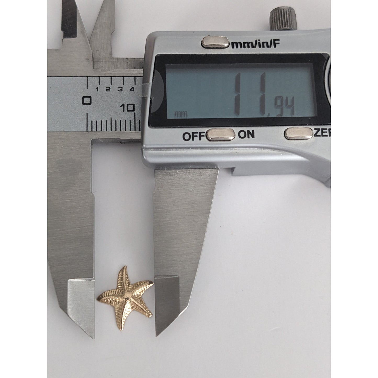 Estate Unmarked 14k Yellow Gold Tiny Dainty Starfish Charm NEEDS BAIL