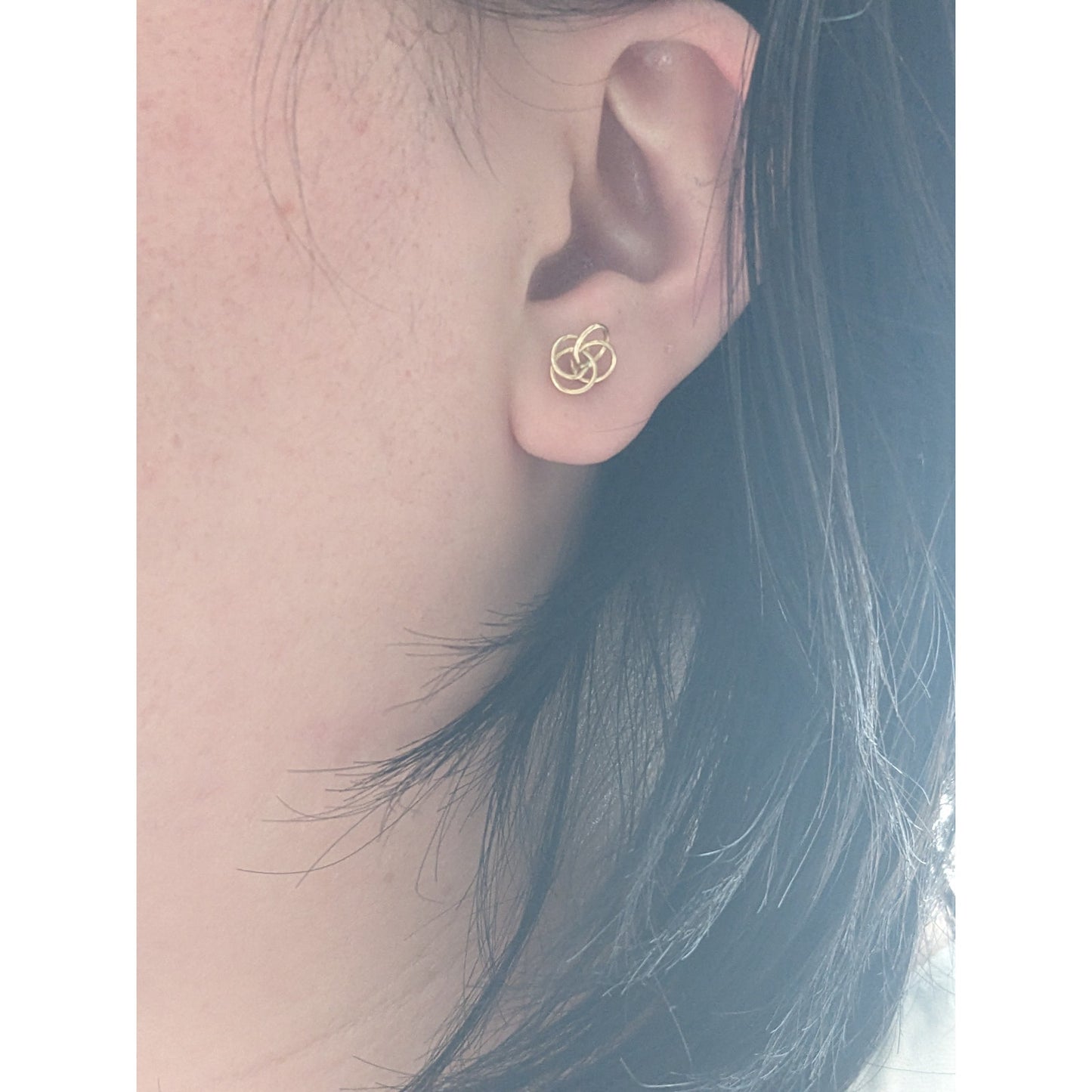 Estate 14k Yellow Gold Single Tiny Dainty Love Knot Stud Earring ONE PIECE ONLY