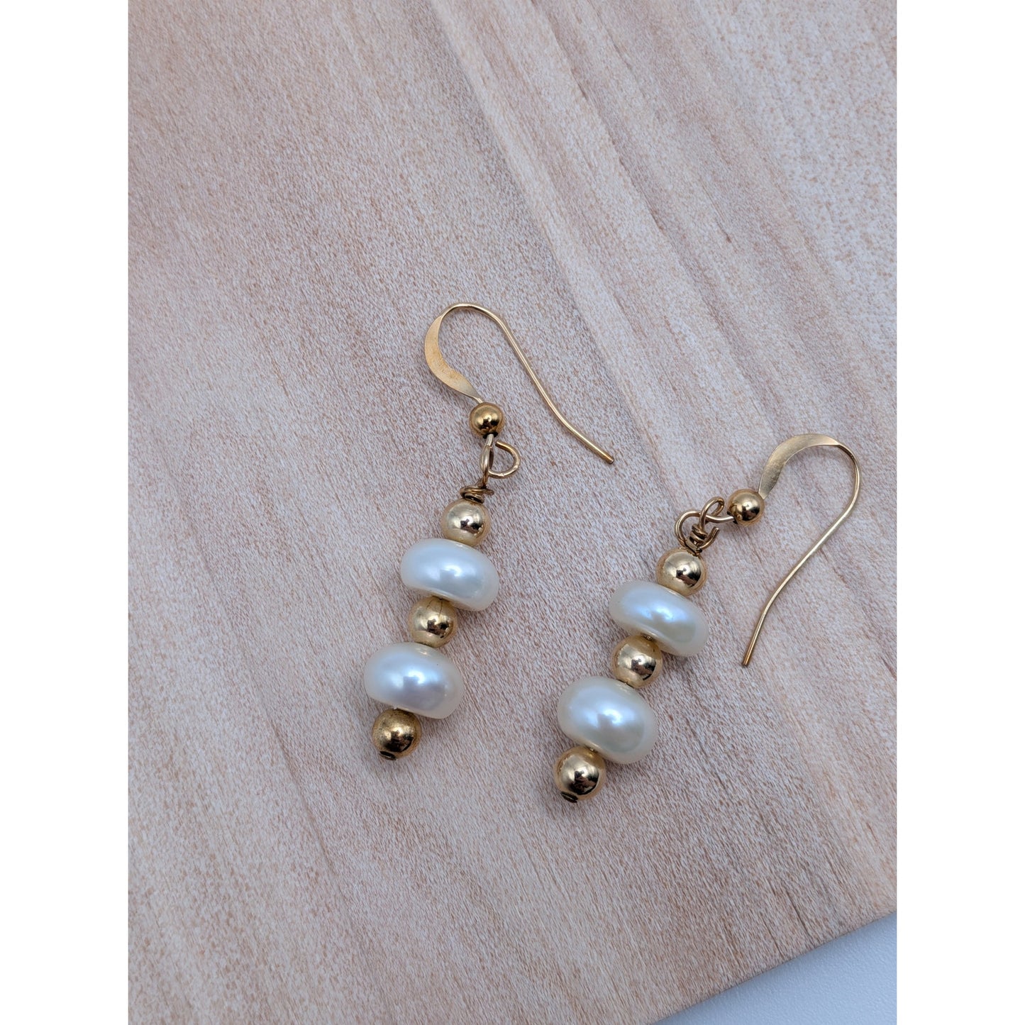 Vintage 10k Unmarked Yellow Gold and White Pearl Dangle Earrings
