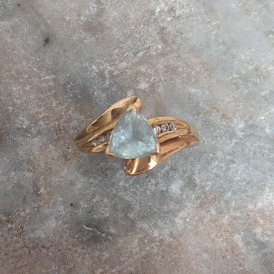 Vintage 10k Yellow Gold Ring with Light Blue Stone and Diamond Accents Size 6.75