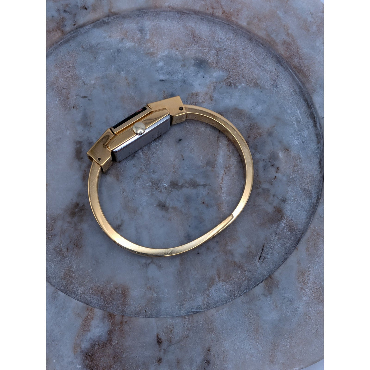 Vintage Chandler MANUAL Gold Tone Peekaboo Dainty Watch Black Enamel Red Roses