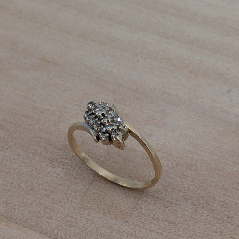 Vintage 10k Yellow Gold Diamond Cluster Ring Size 5.75