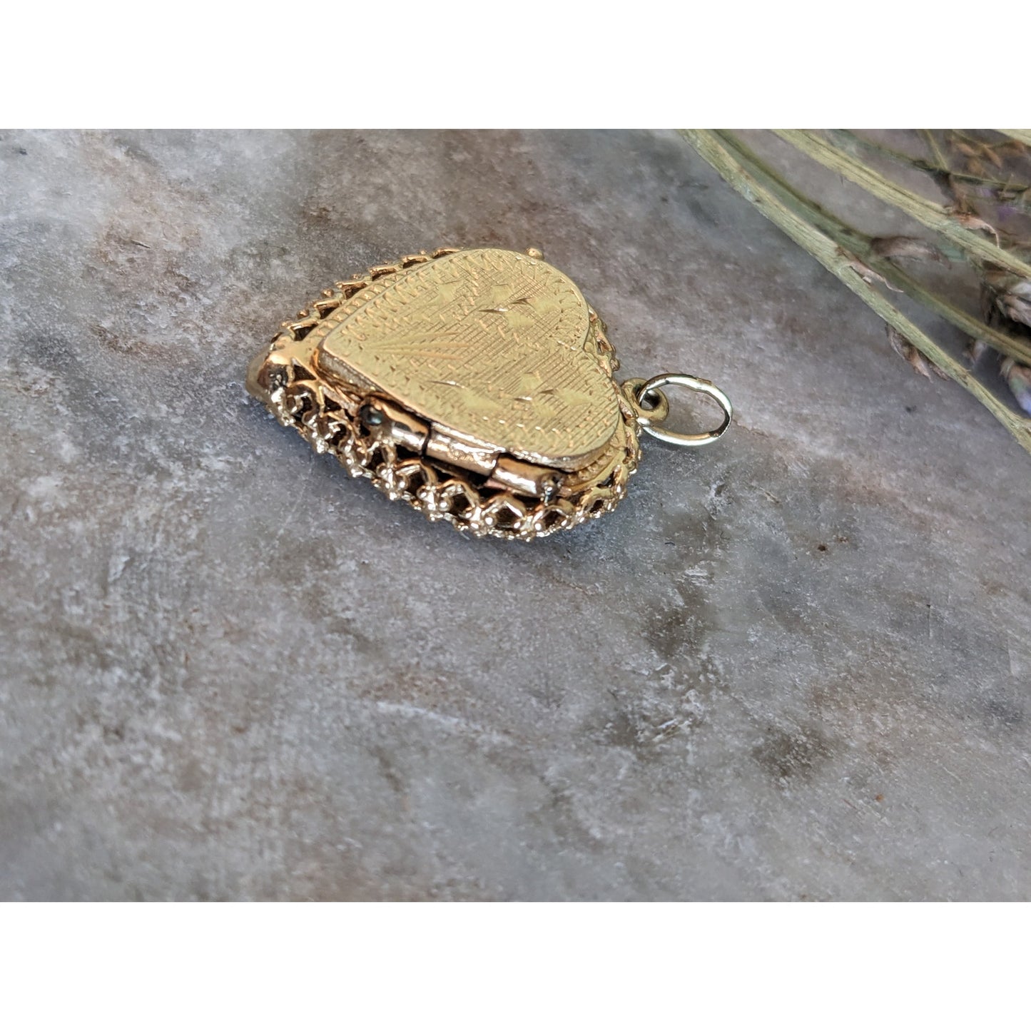 Vintage 14k Yellow Gold Heart Locket Pendant Charm