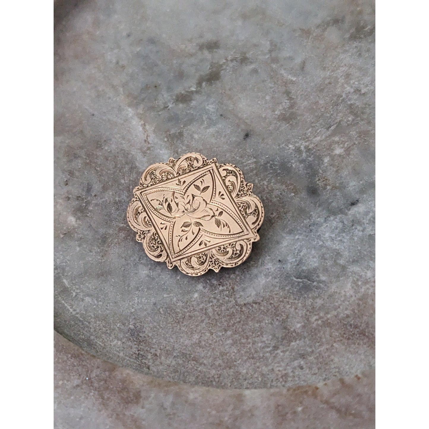 Vintage Unmarked 12k Yellow Gold Etched Engraved Convertible Pendant Brooch